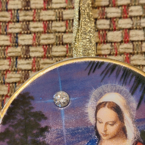 Vintage 1998 Avon Star Of Bethlehem Nativity Porcelain Ornament W/ 24K Trim - Picture 3 of 7